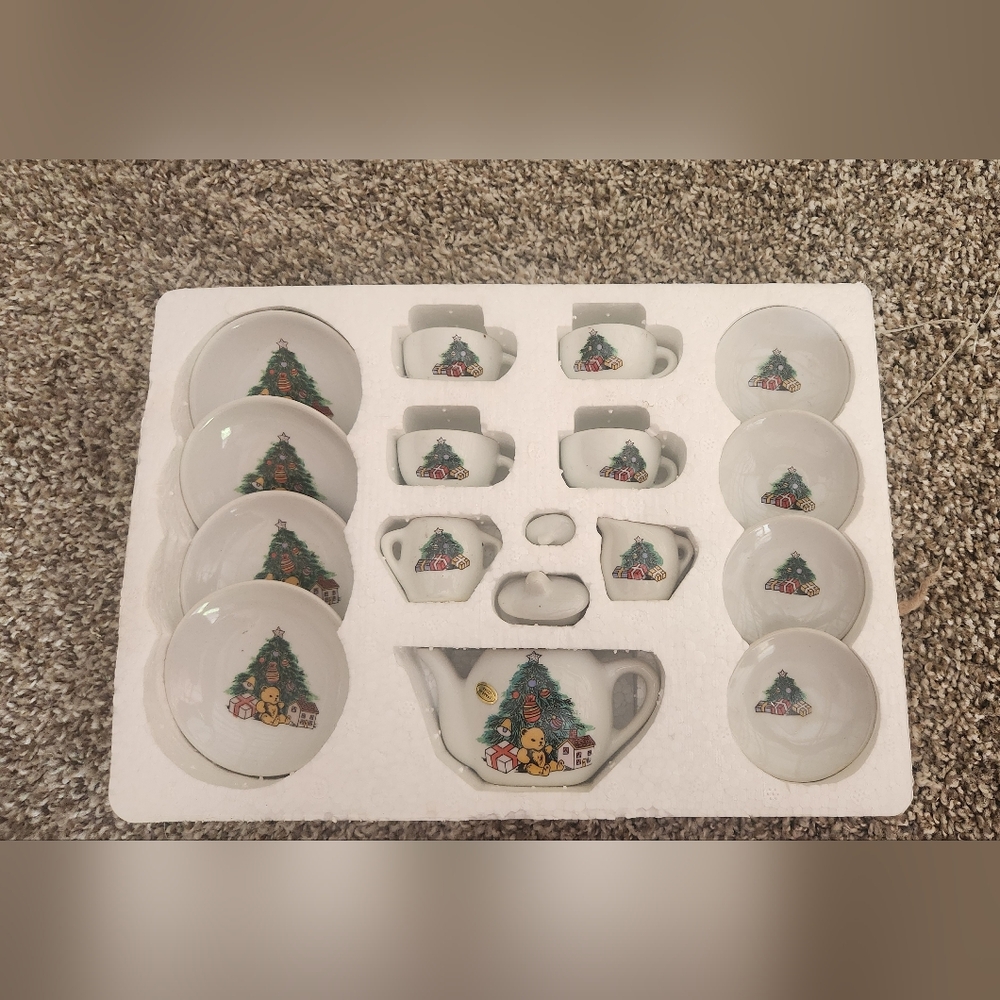 Christmas Tree Tea Set
